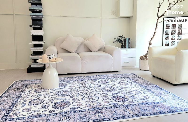 Chọn thảm trải sàn đủ lớn để vừa mép bộ sofa và bàn trà cho phòng khách 