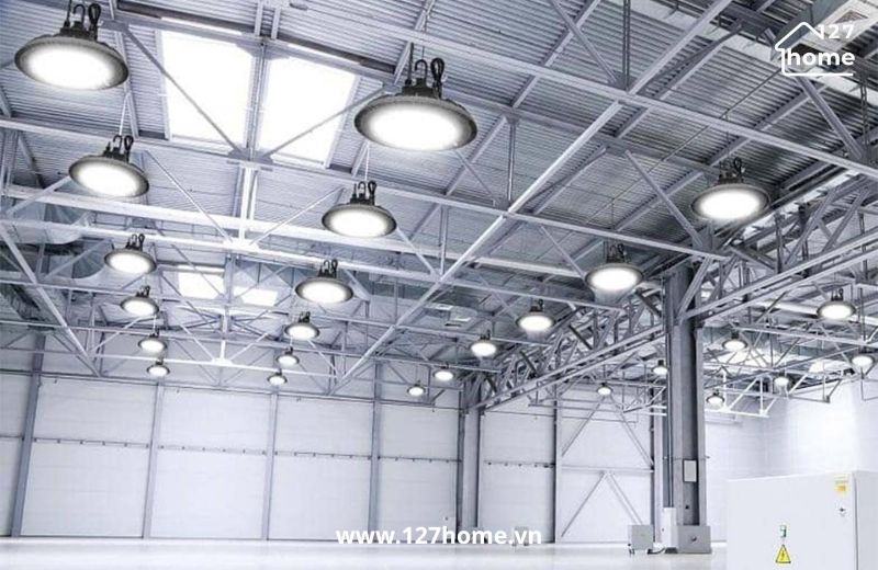 Chao đèn công nghiệp chuyên dùng cho nhà xưởng, kho bãi