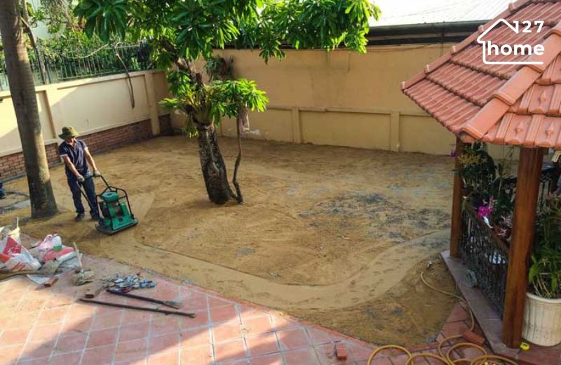 Đảm bảo mặt bằng sạch sẽ, bằng phẳng trước khi thi công