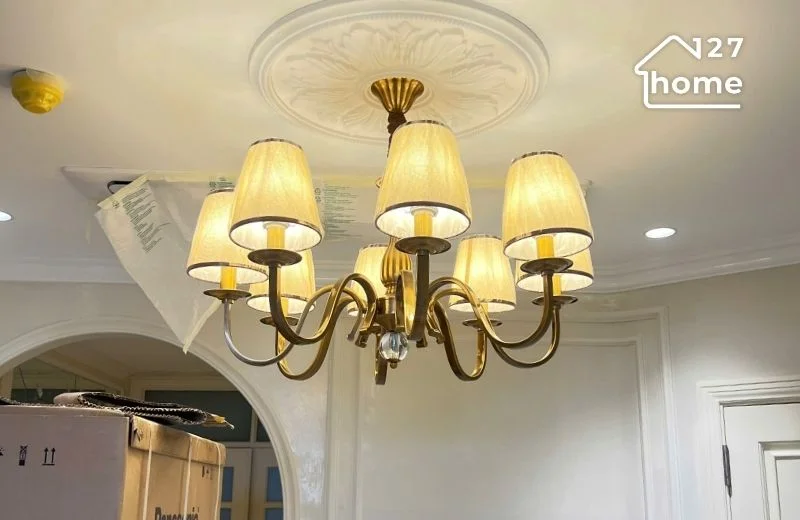 Đèn chùm cổ điển cho phòng khách sang trọng