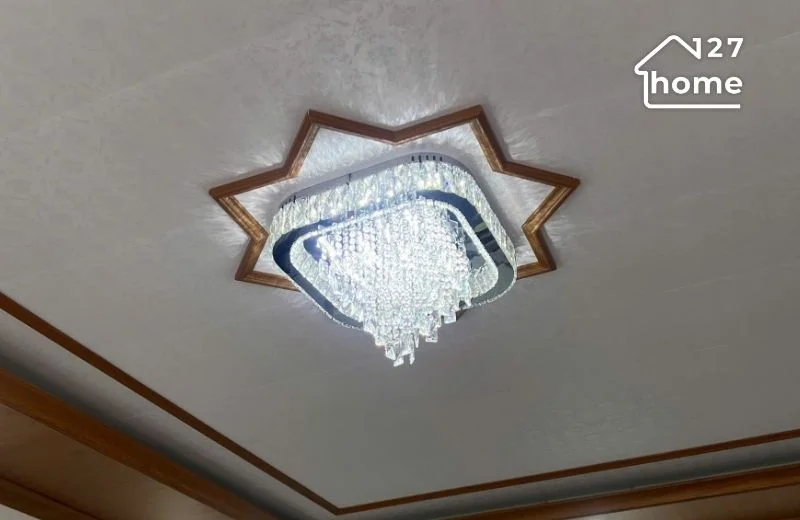Đèn mâm ốp trần được sử dụng phổ biến cho căn hộ và nhà phố