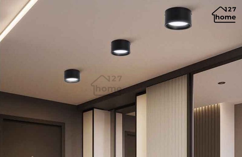 Kích thước đèn còn phải tương thích với phong cách và bố cục nội thất để tránh gây rối mắt