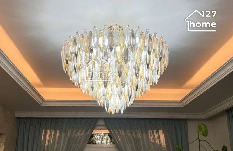 Đèn chùm pha lê còn tượng trung cho may mắn và thịnh vượng