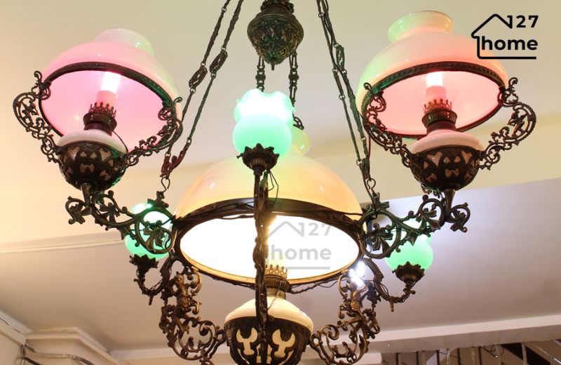 Đèn chùm Pháp cổ là dòng đèn trang trí cao cấp lấy cảm hứng thiết kế từ nghệ thuật Pháp thế kỷ XVIII-XIX