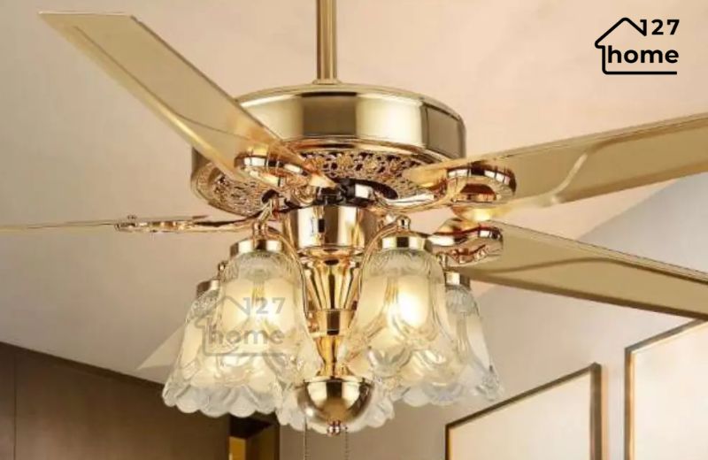 Quạt trần đèn lắp ở vị trí cao, cấu tạo phức tạp nên quá trình vệ sinh, kiểm tra, sửa chữa đèn hay động cơ quạt thường khá bất tiện