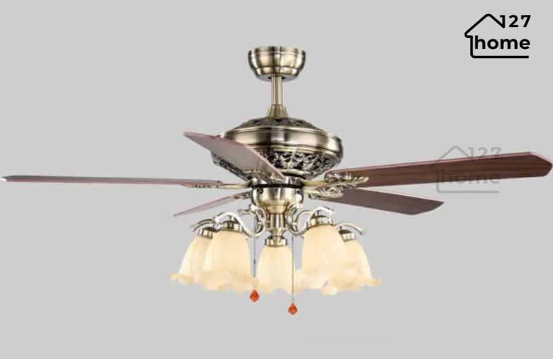 quạt trần đèn còn được hoàn thiện bằng vật liệu chất lượng như hợp kim nhôm, thép không gỉ