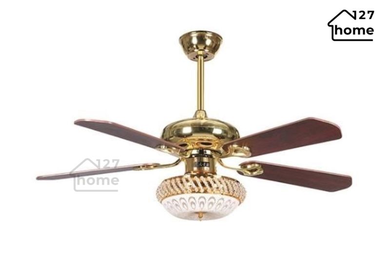 Quạt trần có đèn là sản phẩm kết hợp quạt trần truyền thống với hệ thống đèn chiếu sáng