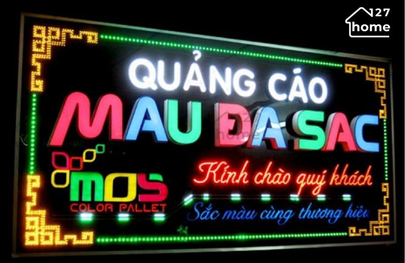 Ánh sáng LED được sử dụng để chiếu sáng bảng hiệu và biển quảng cáo ngoài trời