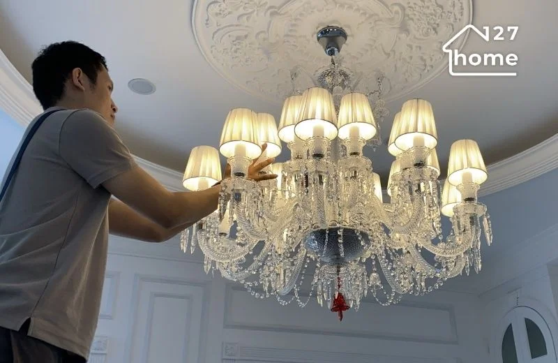 Đèn chùm gồm các bộ phận chính