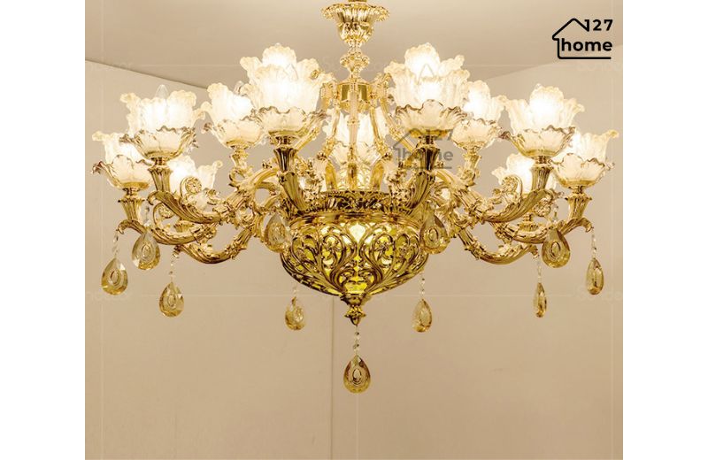 Đèn chùm đồng cổ điển - Vẻ đẹp cổ kính vượt thời gian.