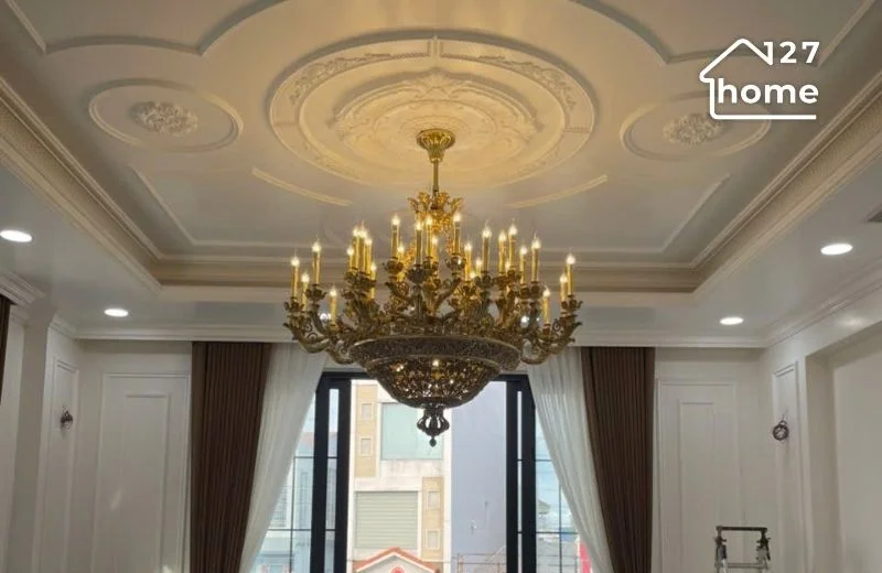 Mẫu đèn chùm đồng với thiết kế cổ điển