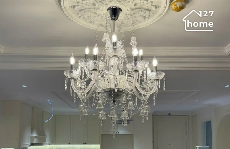 Đèn chùm là loại đèn có nhiều nhánh hoặc cụm đèn