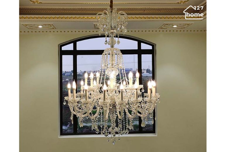 Đèn chùm pha lê tân cổ điển – sự giao hòa giữa nét cổ điển và tinh tế hiện đại.