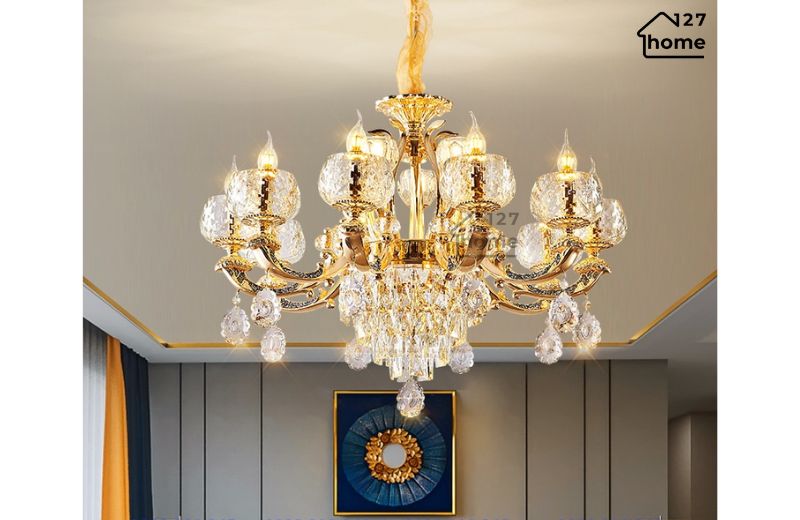 Đèn chùm tân cổ điển – sự kết hợp hoàn hảo giữa cổ điển và hiện đại, tạo nên vẻ đẹp sang trọng và tinh tế.