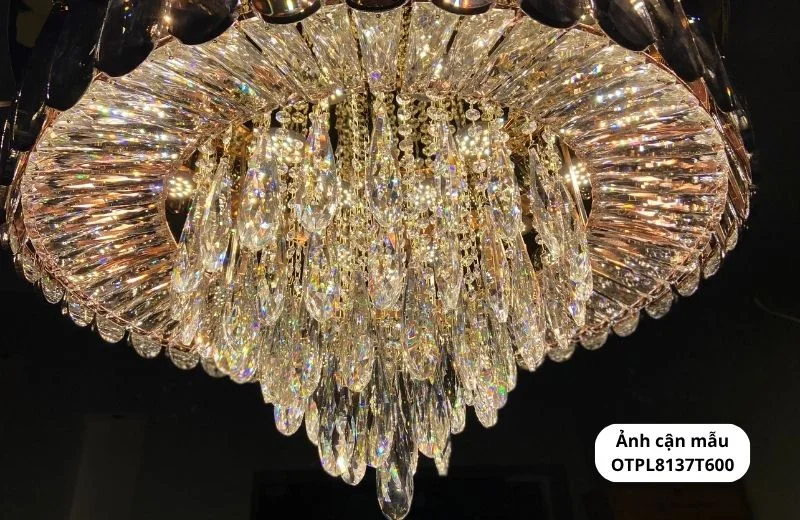 Ảnh cận Đèn Ốp Trần Pha Lê OTPL8137T600