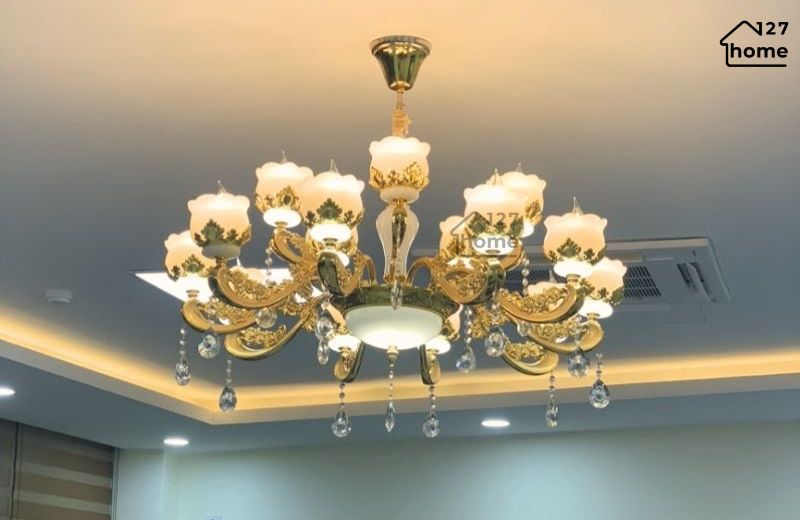 Phân biệt đèn chùm cổ điển và tân cổ điển: Nên chọn loại nào?