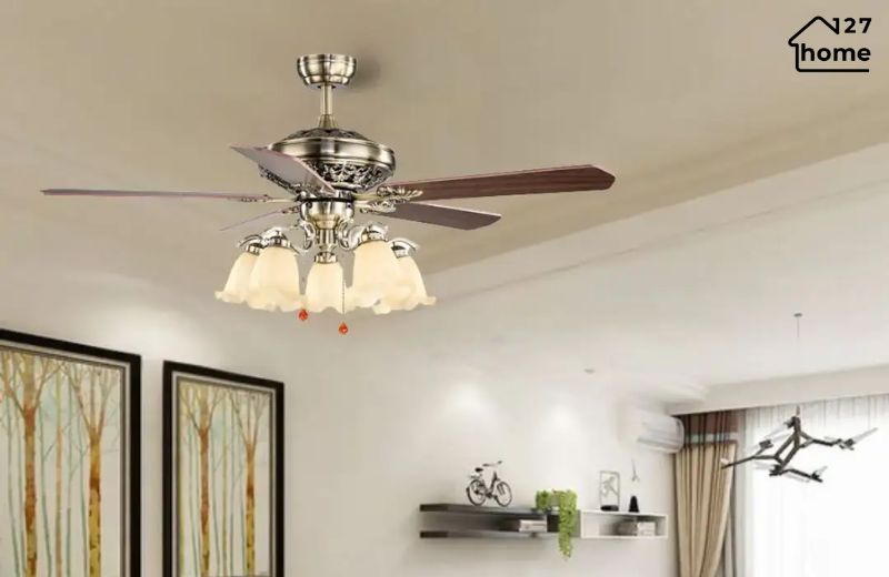 Quạt trần cánh gỗ có đèn – làm mát tiện nghi, thiết kế sang trọng.