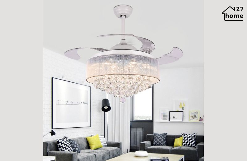 Quạt trần đèn chùm pha lê - Mang lại vẻ đẹp xa hoa nhưng vẫn thanh lịch.
