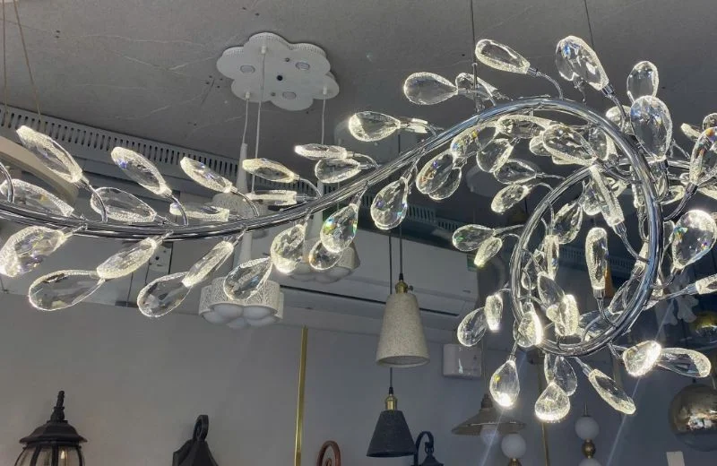 Đèn thả pha lê TPL1673 sử dụng pha lê nhập khẩu cùng khung kim loại cao cấp