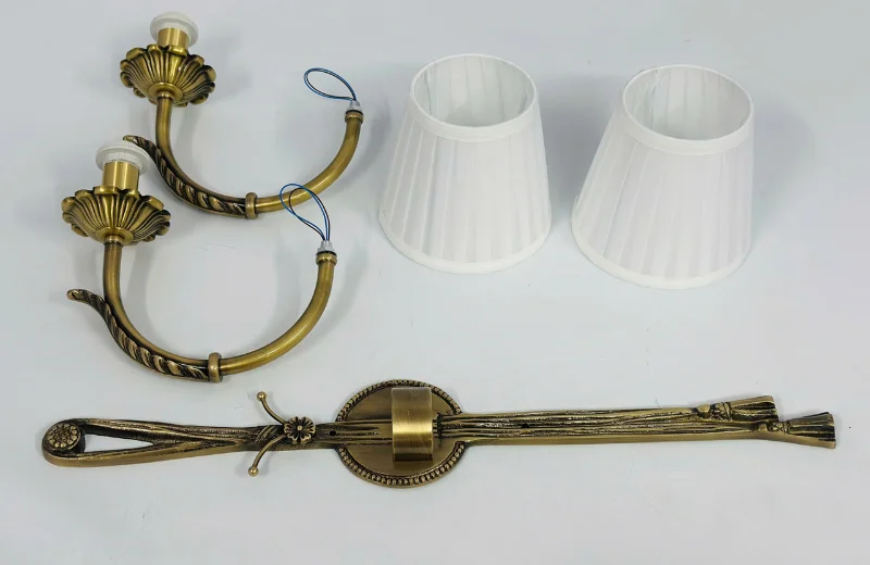 Ảnh cận phụ kiện, linh kiện Đèn Tường Đồng VDC08