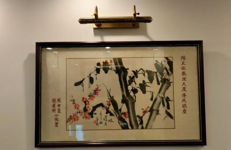 Đèn rọi tranh rt5543 - mẫu đèn chiếu tranh trang trí sang trọng cho không gian nghệ thuật