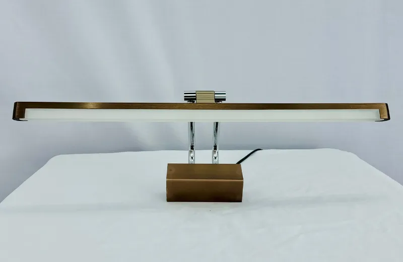 Đèn Rọi Tranh RTA118-chất liệu hợp kim sơn tĩnh điện màu nâu.