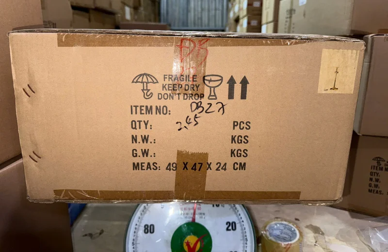 Kích thước thùng Đèn Bàn DB27