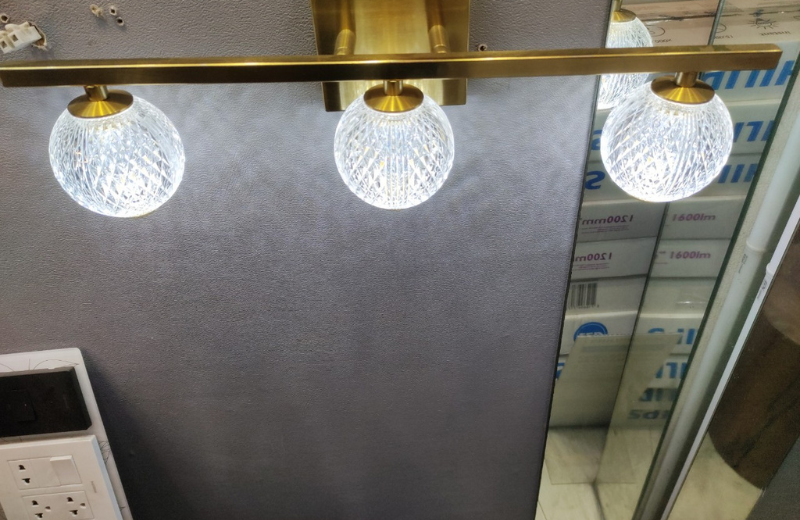 Đèn Rọi Tranh RT5883 Cao Cấp – Đèn Soi Tranh ánh sáng led Gắn Tường Hiện Đại.