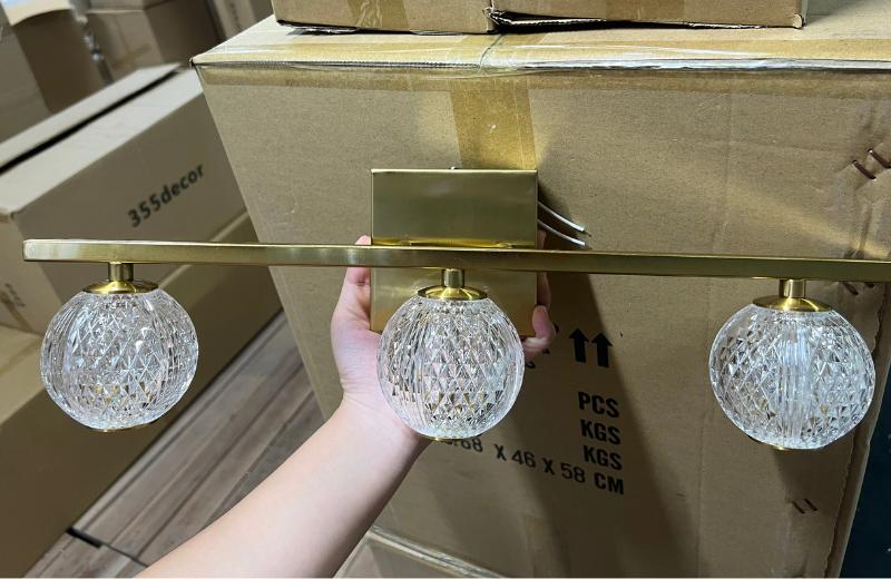 Đèn Rọi Tranh RT5883 Cao Cấp – Đèn Soi Tranh xi vàng đồng thủy tinh cao cấp Gắn Tường Hiện Đại.