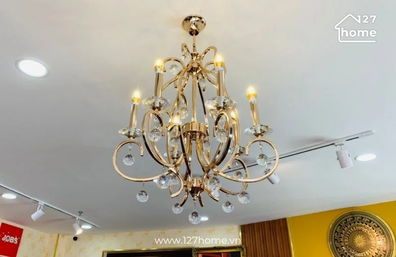 Đèn chùm trang trí cho nhà phố