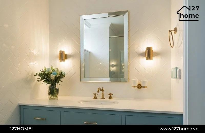 Mẫu đèn tường trang trí nhà vệ sinh tại 127 HOME