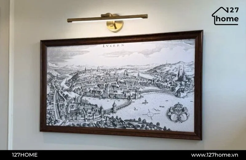 Mẫu đèn rọi tranh trang trí tại 127 HOME