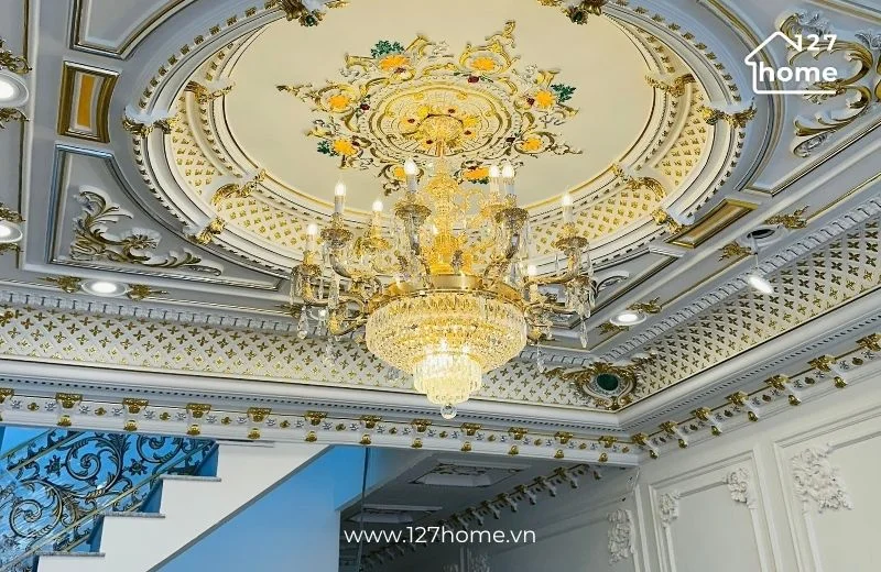 Đèn chùm Châu Âu với các chi tiết pha lê