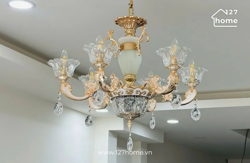 Đèn chùm DC2036T6 thiết kế tân cổ điển với chao đèn thuỷ tinh