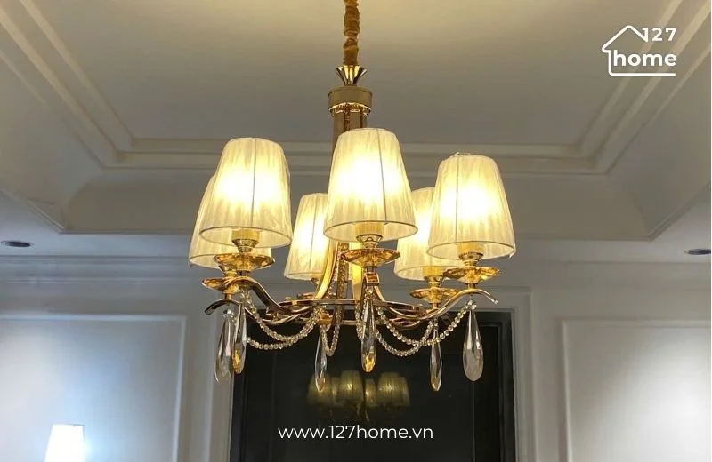 Mẫu đèn chùm DC234T6 với các hạt pha lê 