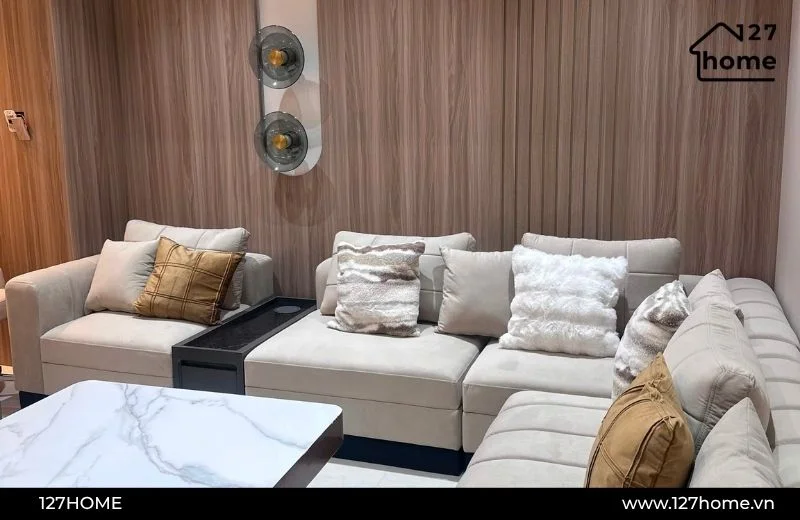 Đèn tường thuỷ tinh khi bố trí tại phòng khách