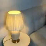 Đèn bàn Jaden DB70 trắng 2