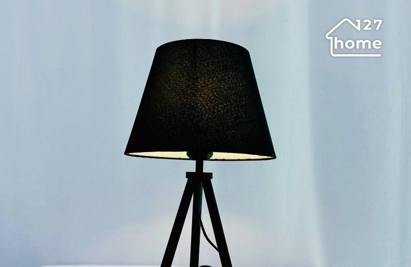 Đèn bàn chống cận thị