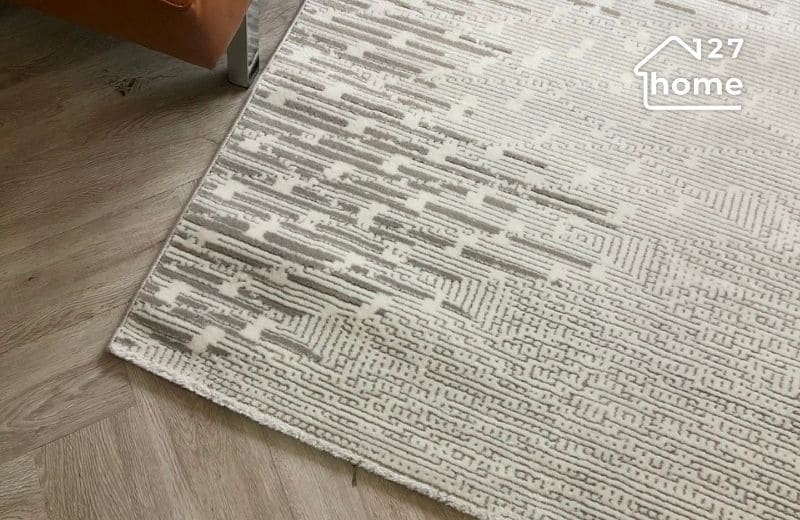 Thảm dệt có hoạ tiết đơn giản