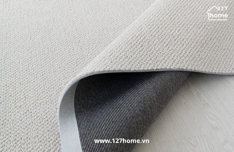 Thảm len mềm mại, giữ nhiệt tốt thường được dùng ở những nơi cao cấp