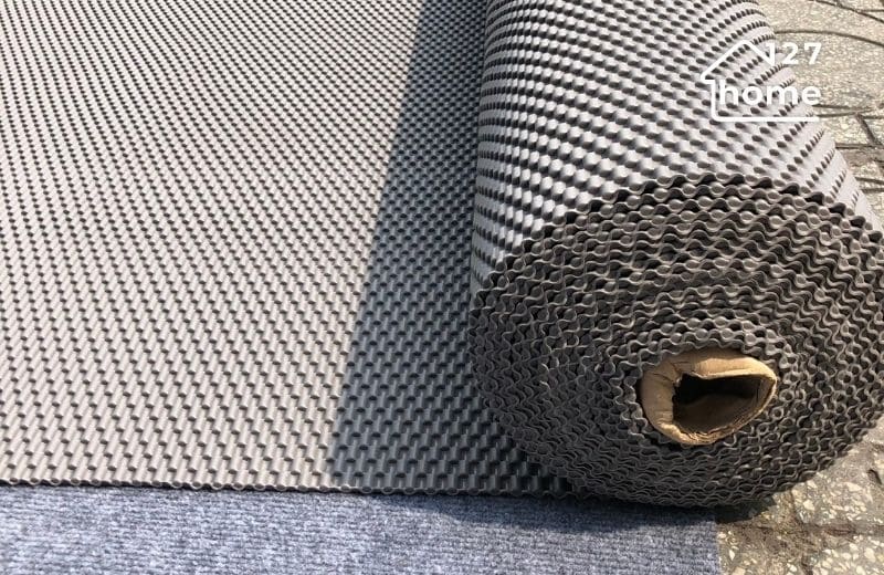 Thảm cuộn có kích cỡ lớn và tính liền mạch cao