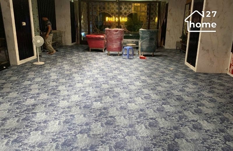 Thảm sợi tổng hợp luôn đảm bảo độ bền bỉ, tiện lợi cho khách sạn