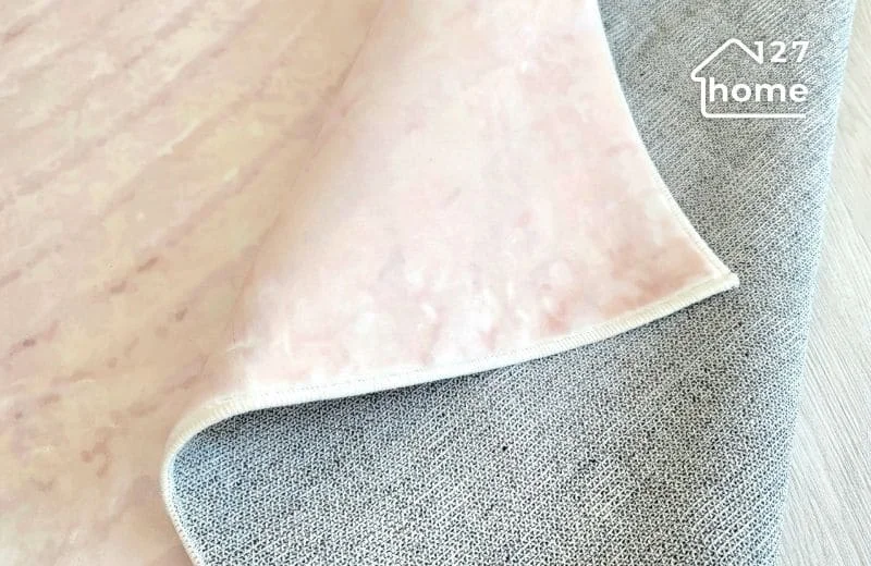 Mẫu thảm len nhung độc quyền tại 127 HOME với bề mặt sợi ngắn, mềm mượt như nhung