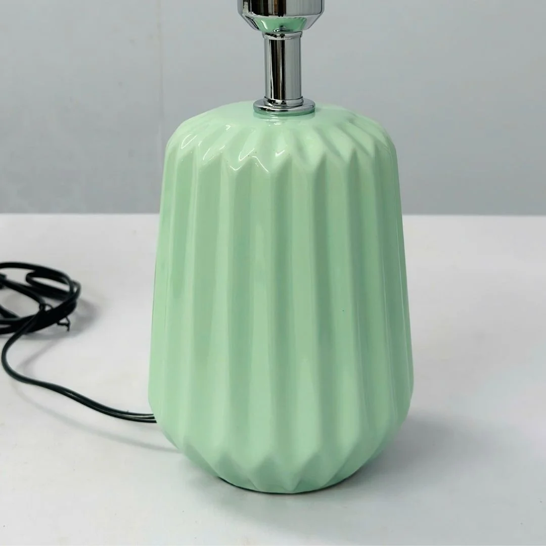 den-ban-db99-4 Đèn bàn DC99 4