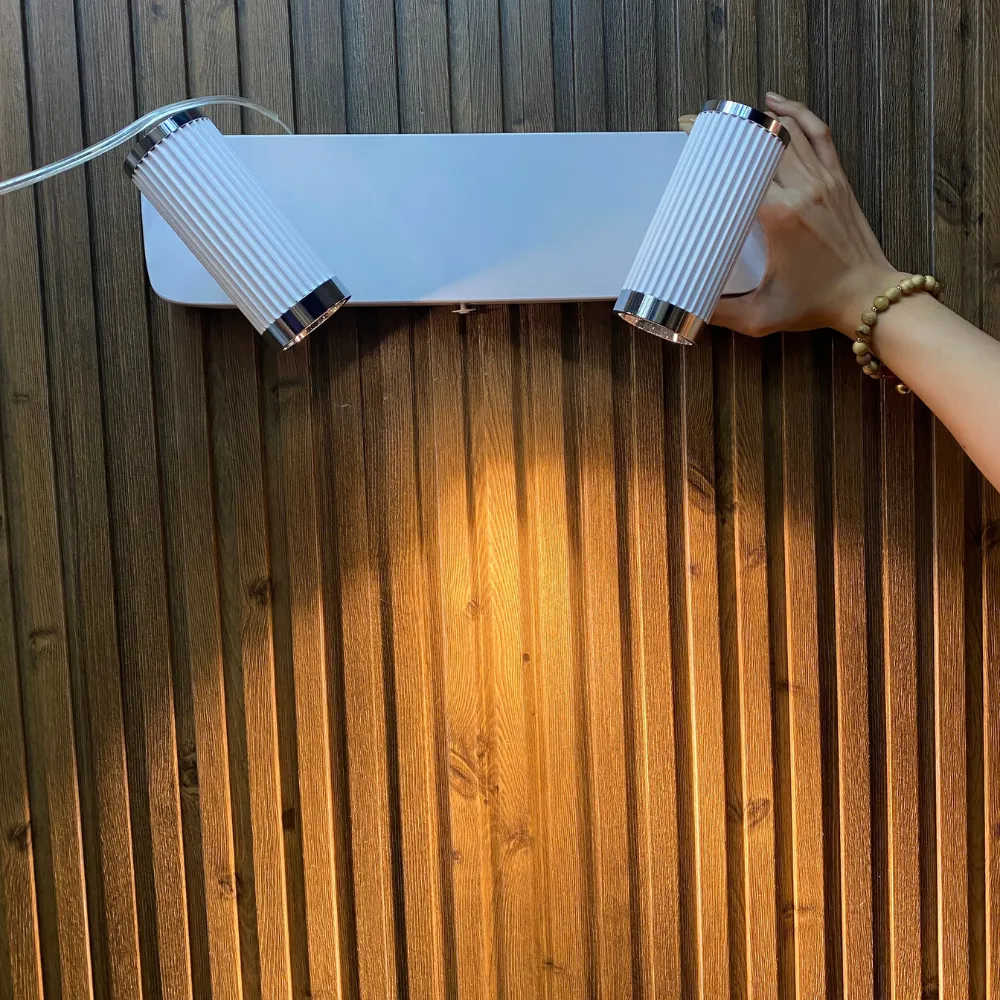 den-roi-tranh-rt9118 (10) Đèn Rọi Tranh RT9118 Hiện Đại – Đèn Led Rọi Tranh Cao Cấp