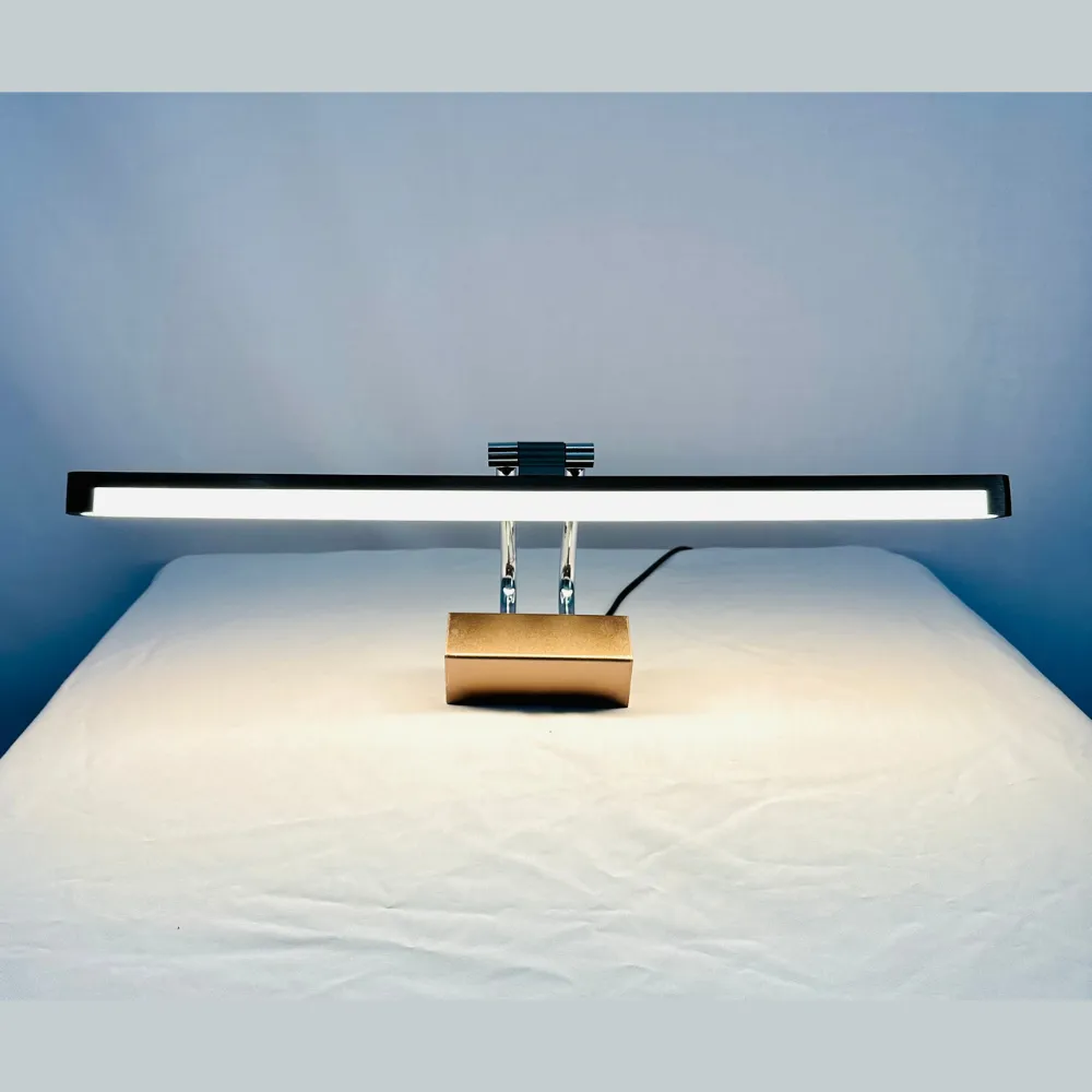 den-roi-tranh-rta118 (6) Đèn Rọi Tranh RTA118 thiết kế tinh tế, ánh sáng LED cao cấp, phù hợp chiếu tranh, gương và trang trí không gian hiện đại