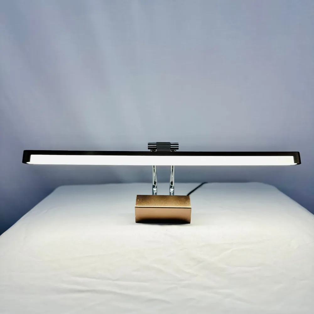 den-roi-tranh-rta118 (8) Đèn Rọi Tranh RTA118 thiết kế tinh tế, ánh sáng LED cao cấp, phù hợp chiếu tranh, gương và trang trí không gian hiện đại